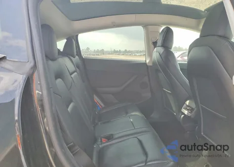 2022 Tesla Model Y z USA, uszkodzony, nr VIN 7SAYGDEE6NF421209